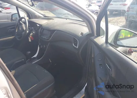 2021 Chevrolet Trax Fwd Ls z USA, uszkodzony, nr VIN KL7CJKSB0MB309981